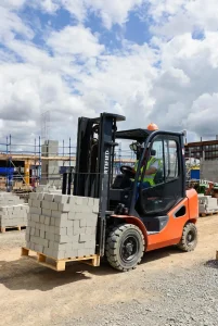 گواهینامه لیفتراک چند سال است