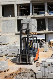 گواهینامه لیفتراک چند سال است