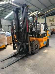 گیربکس لیفتراک سهند چند لیتر روغن میگیرد